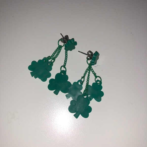 Shamrock Earrings - Picture 1 of 2